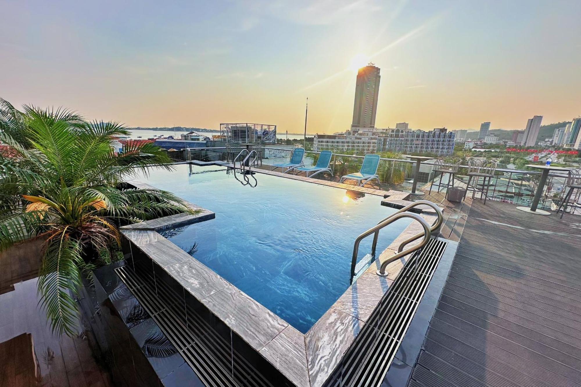 Green Suites Hotel Ха Лонг Екстериор снимка